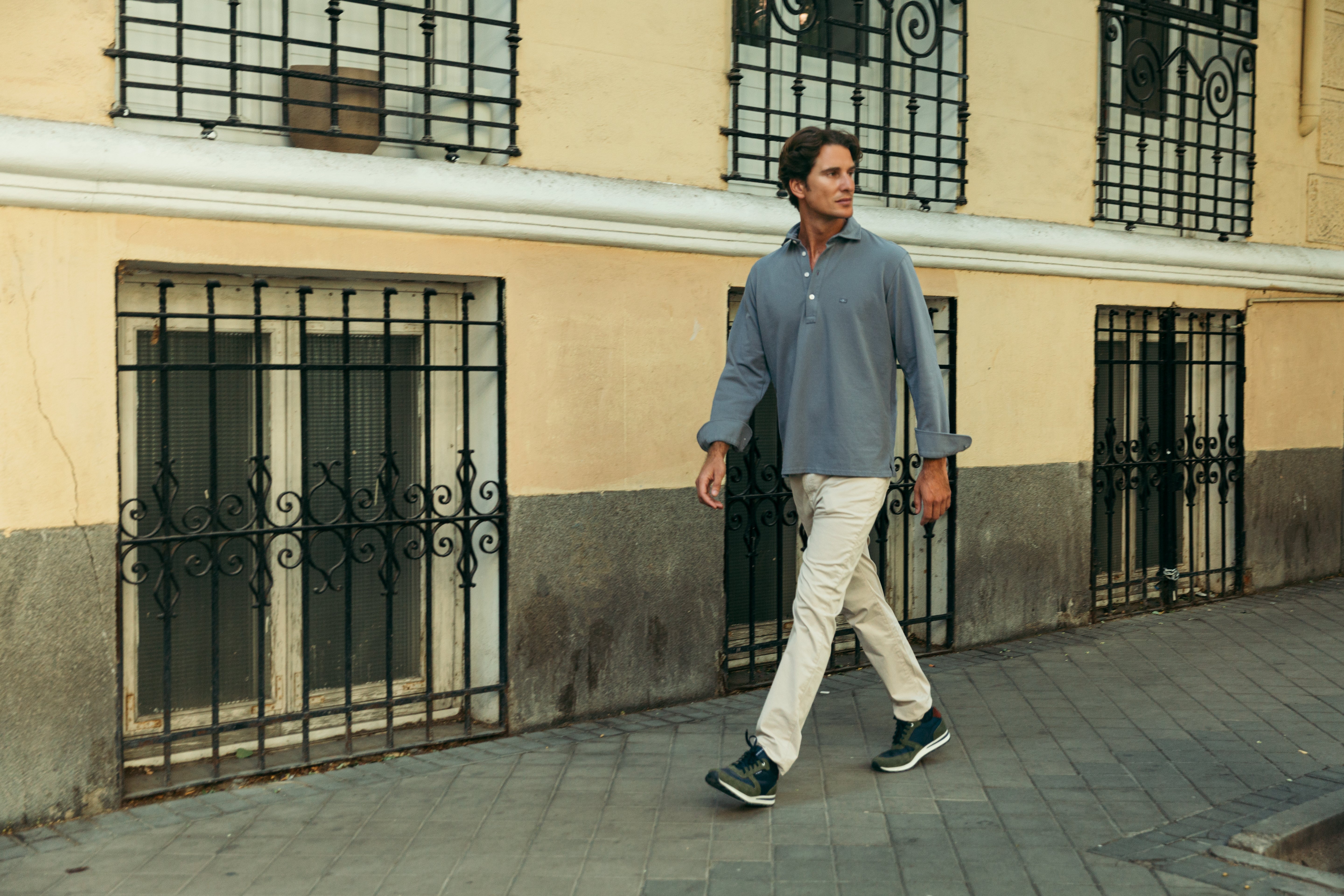 CHINOS