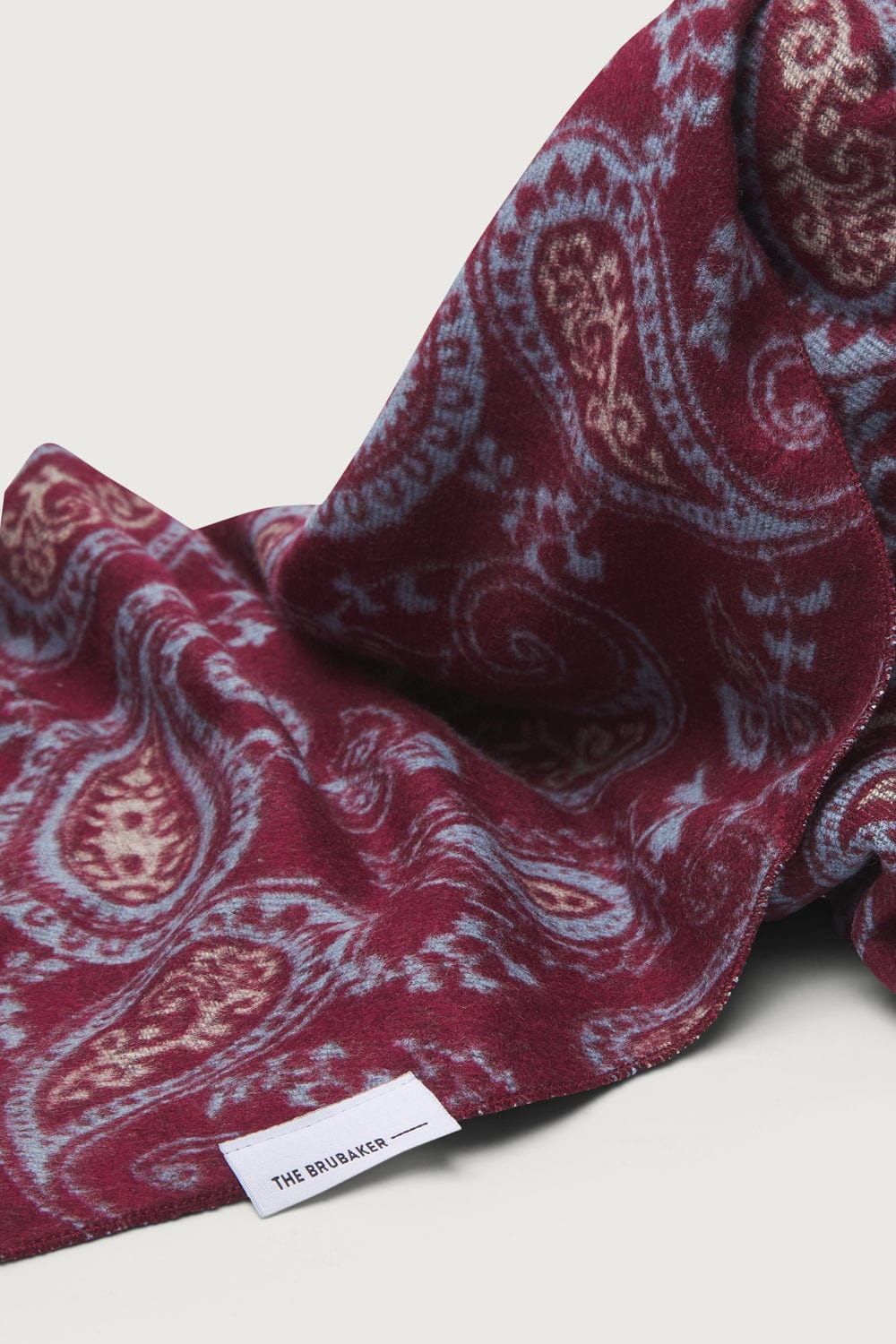 The Scarf Paisley Granate-3