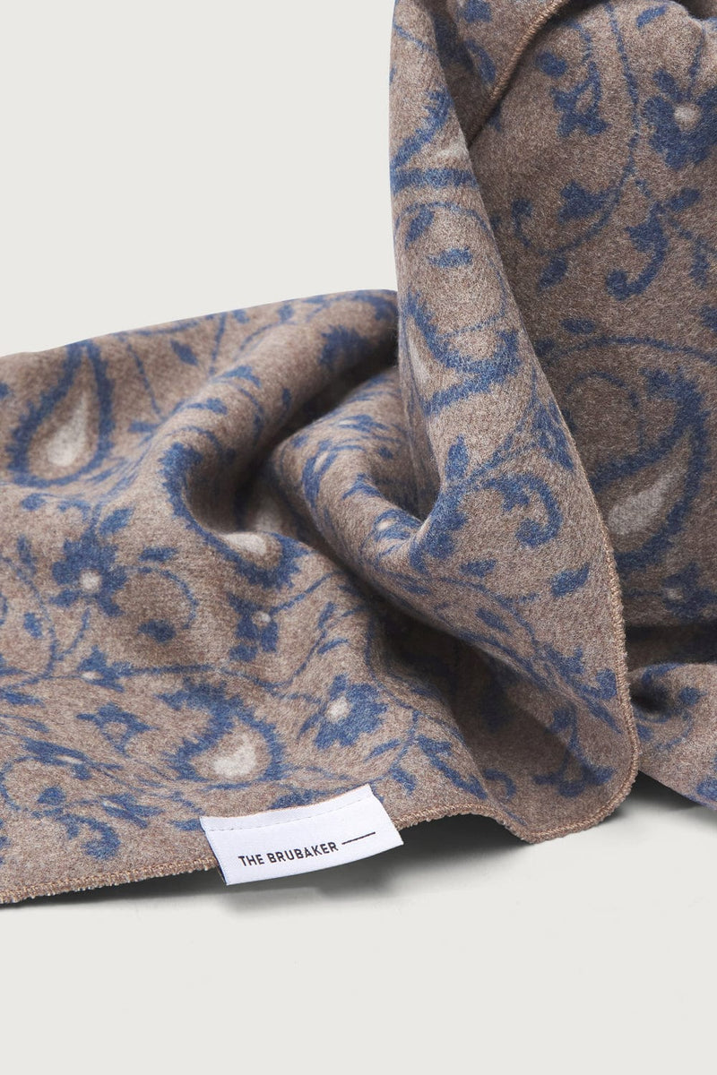 The Scarf Hojas Marron y Marino-zoom-