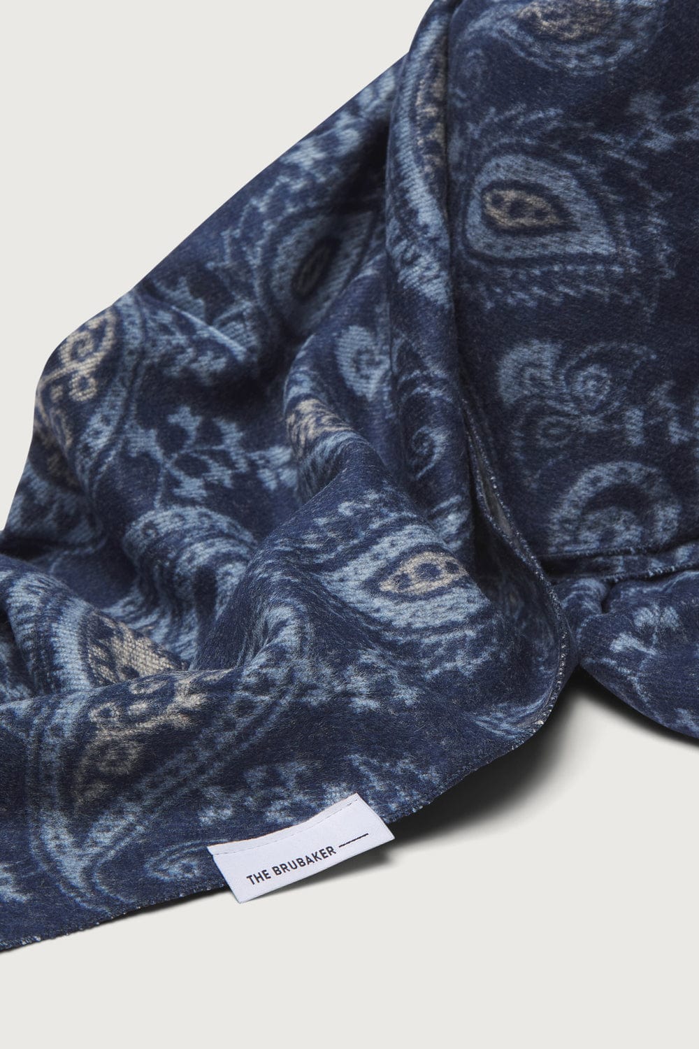 The Scarf Paisley Azul Marino-zoom-3