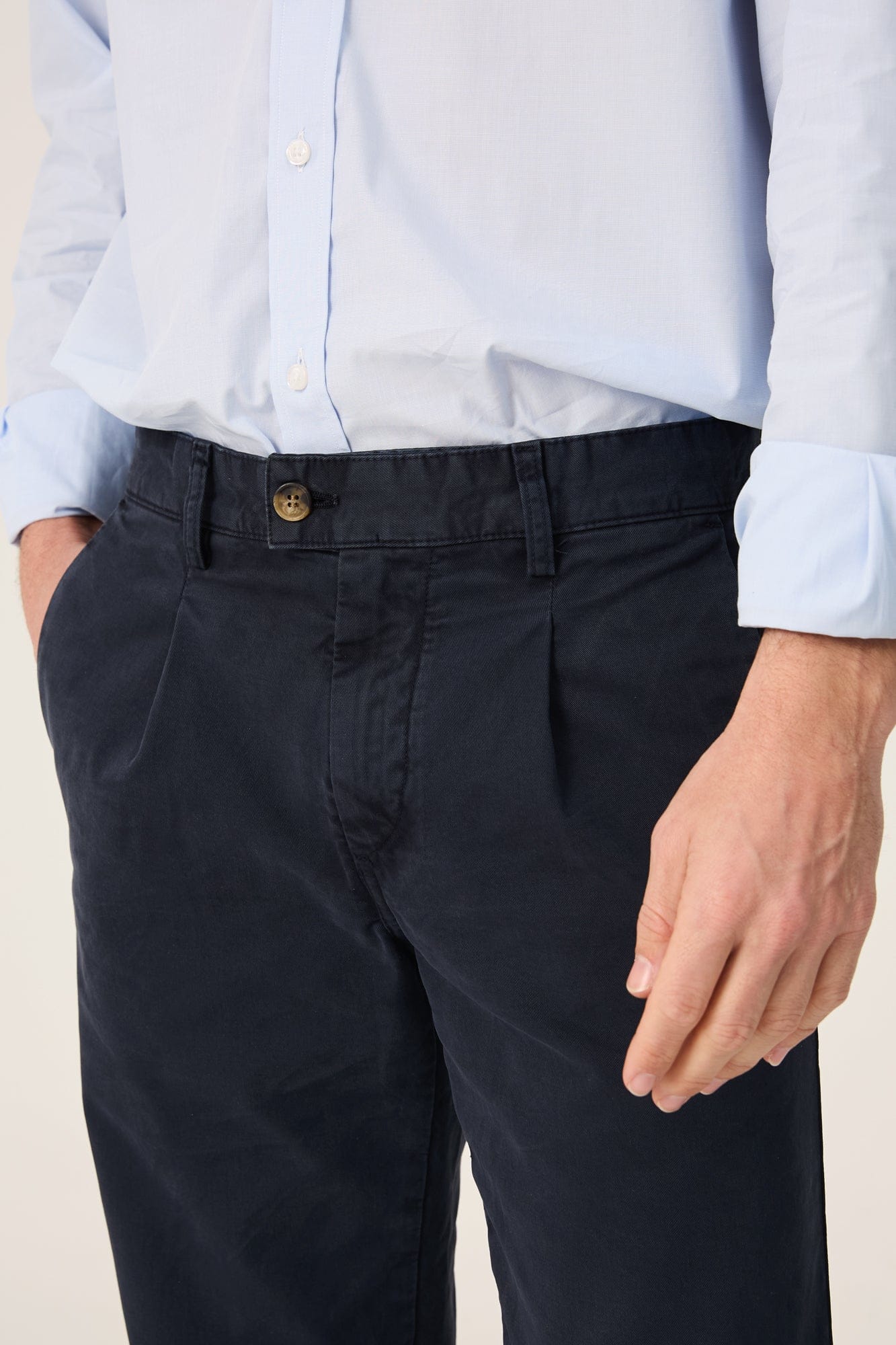 The Chino Pinza Azul Marino-2