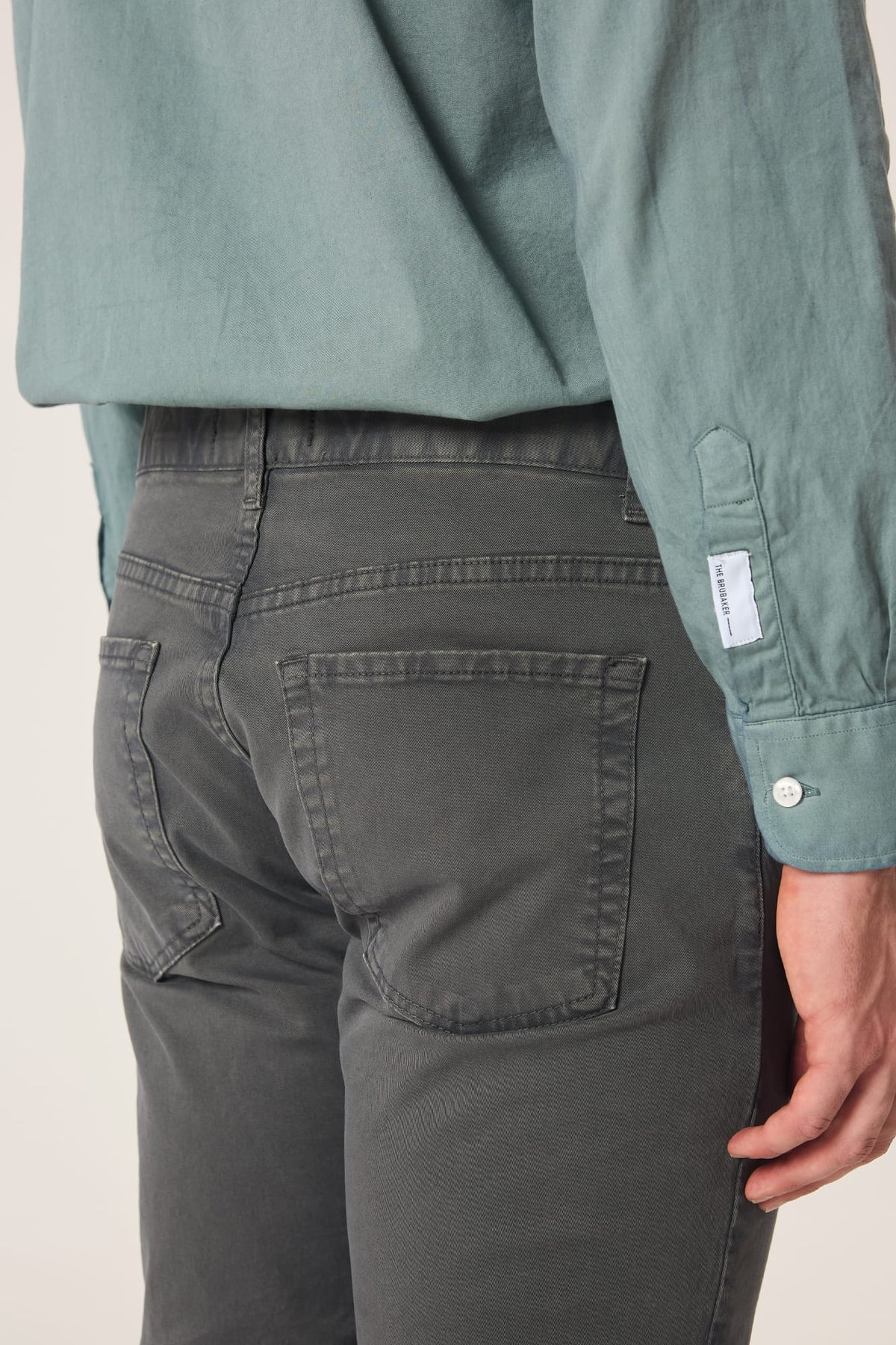 The 5 Pocket Gris Buitrago-4