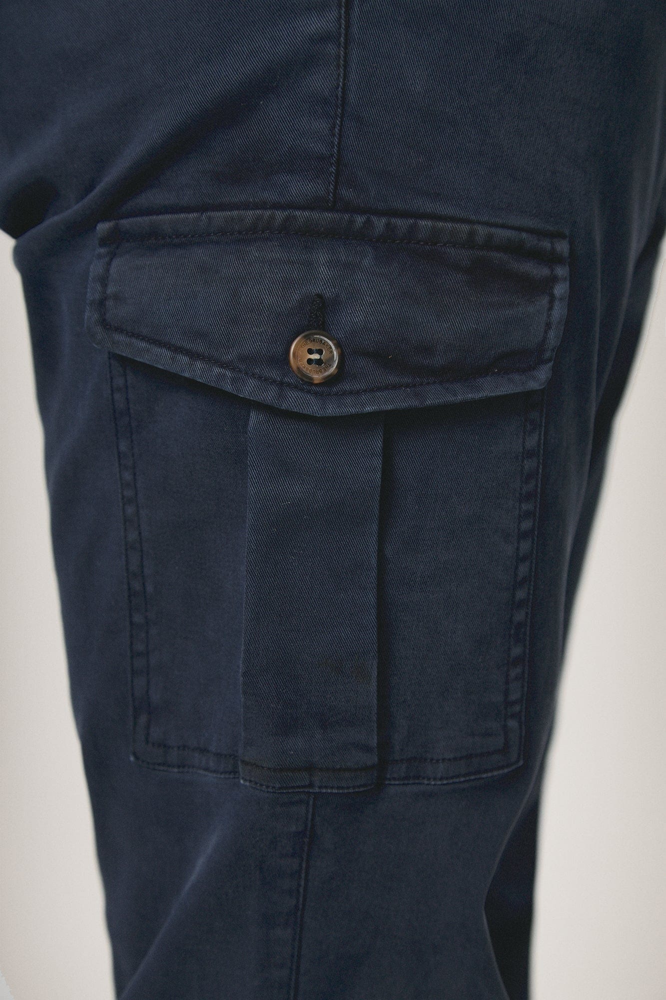 The Chino Cargo Azul Marino-zoom-4