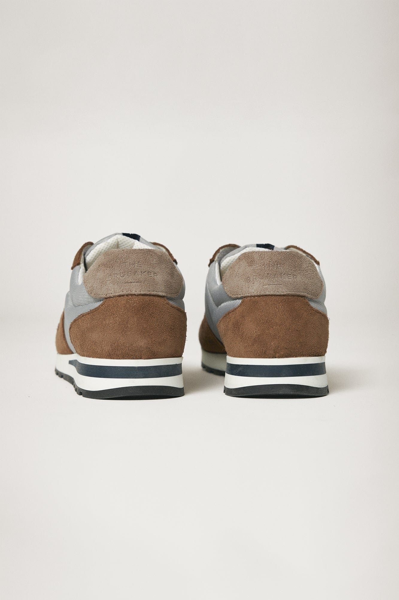 The Sneakers Pardo y Gris-zoom-2