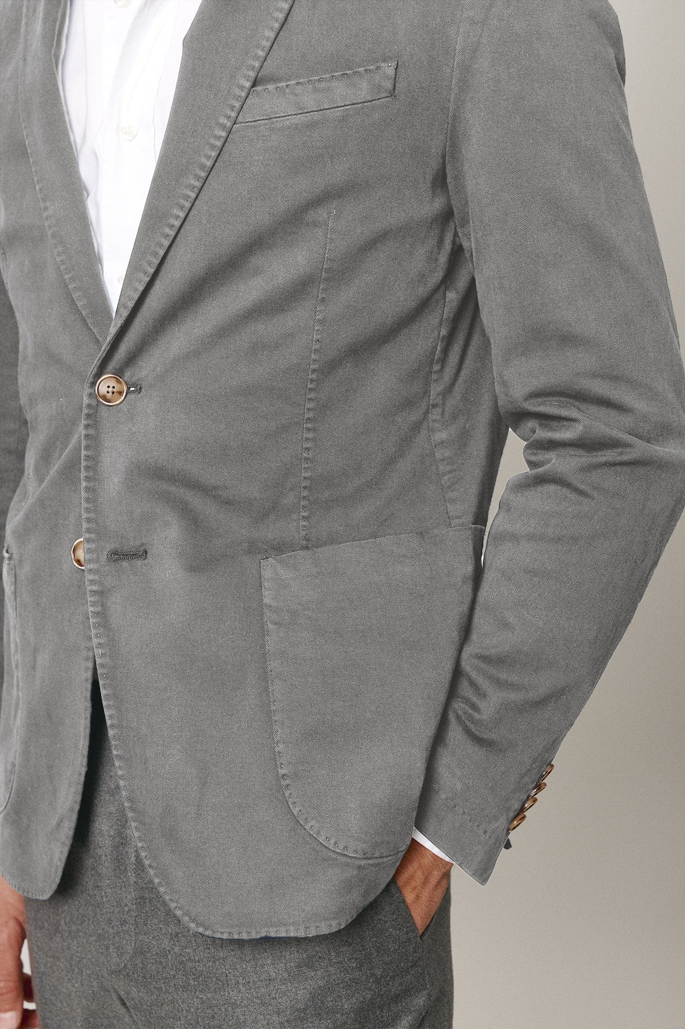 The Gabardina Gris Nijar