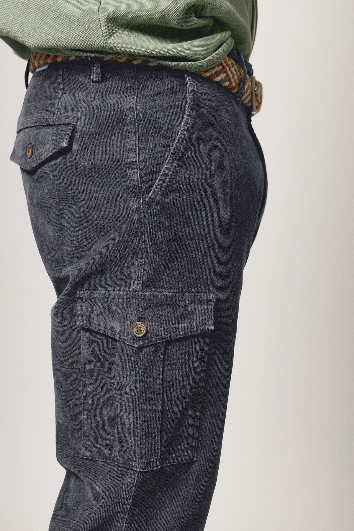 The Chino Micropana Cargo Gris Buitrago-3